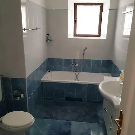 Ella Villa